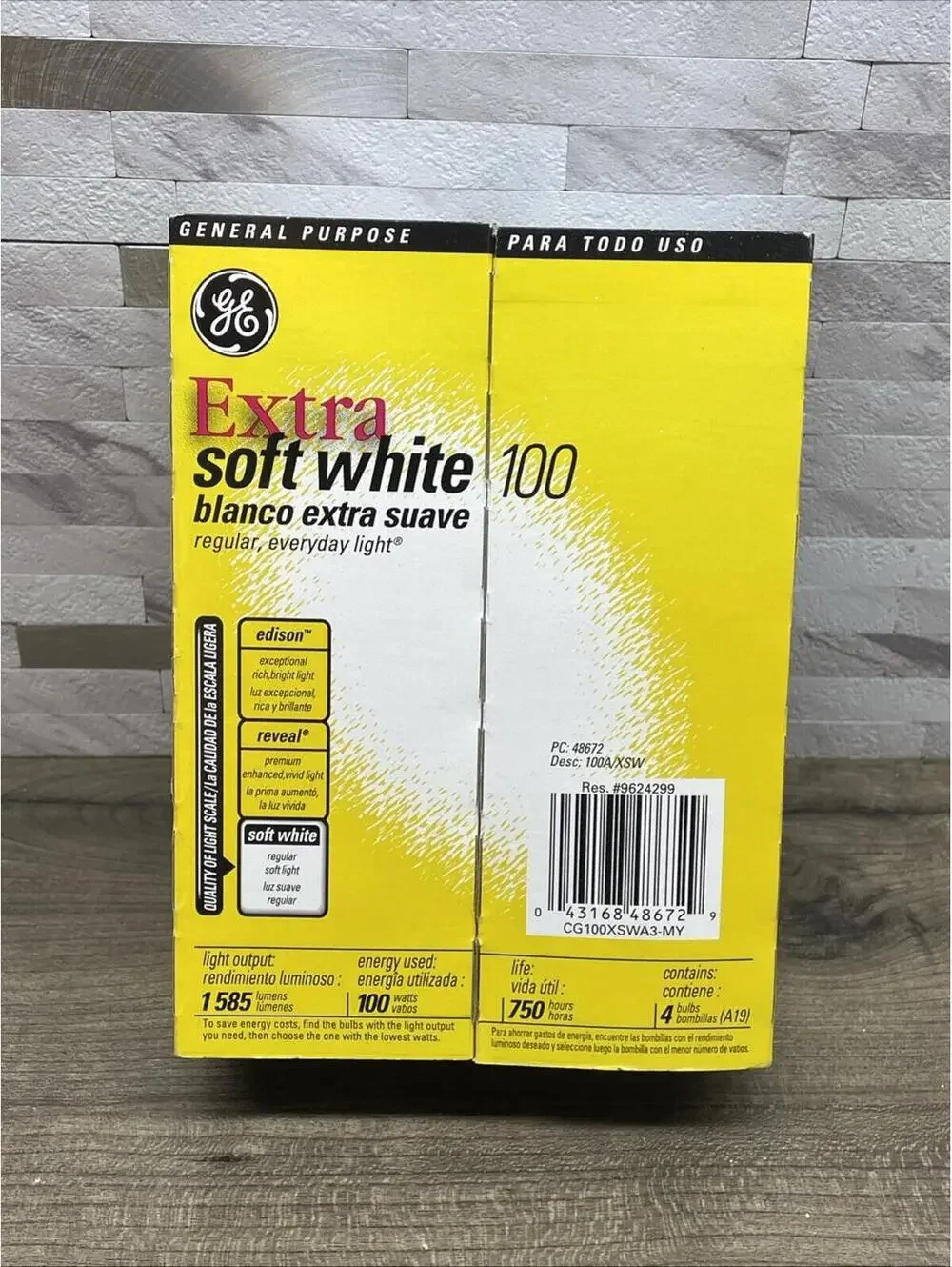 GE Extra Soft White 100W Light Bulbs - 4 Pack NEW Old Stock